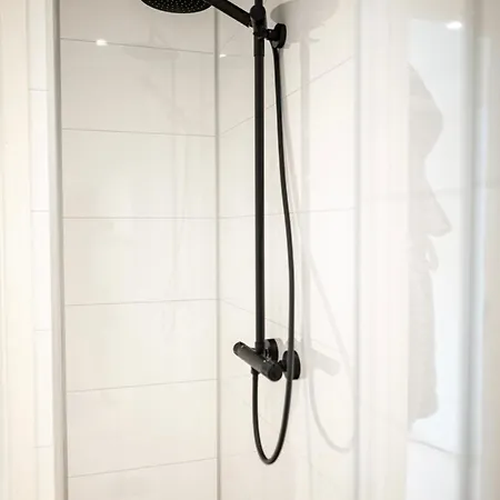 Lille Luxury Moderne Med Stor Uteplass, Utekjokken Og Pergola * ברגן