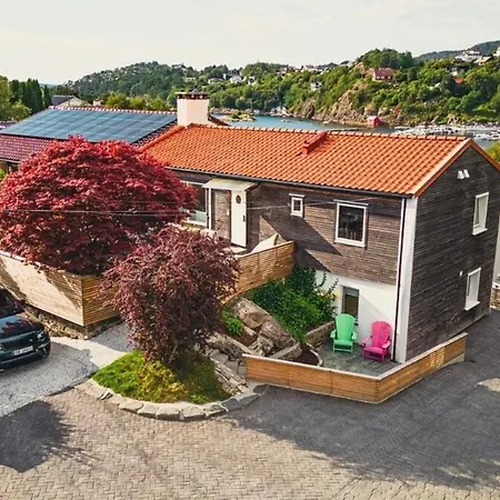 Lille Luxury Moderne Med Stor Uteplass, Utekjokken Og Pergola