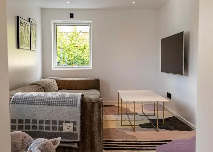 Lille Luxury Moderne Med Stor Uteplass, Utekjokken Og Pergola 卑爾根
