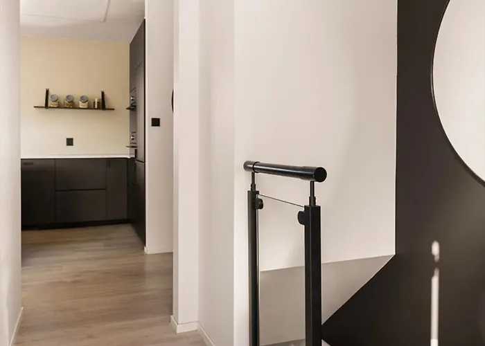 Lille Luxury Moderne Med Stor Uteplass, Utekjokken Og Pergola 度假居 *