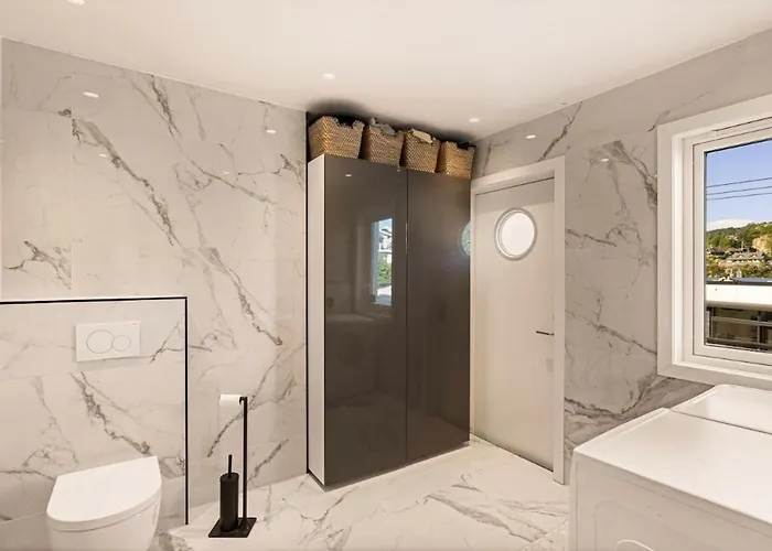 Lille Luxury Moderne Med Stor Uteplass, Utekjokken Og Pergola 度假居 卑爾根