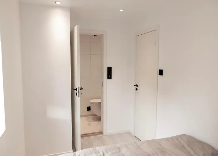 Lille Luxury Moderne Med Stor Uteplass, Utekjokken Og Pergola 度假居 *