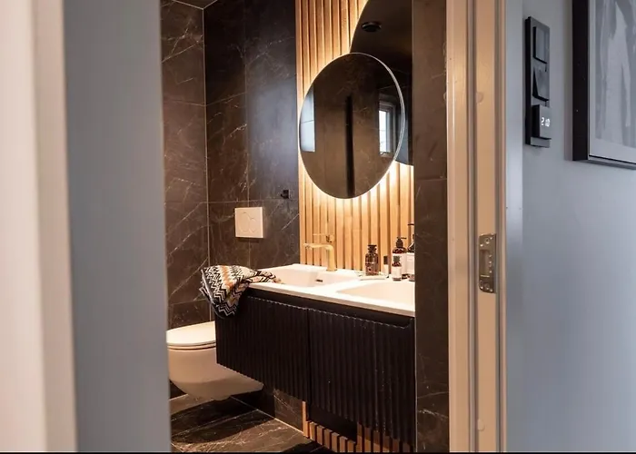 Lille Luxury Moderne Med Stor Uteplass, Utekjokken Og Pergola * Bergen