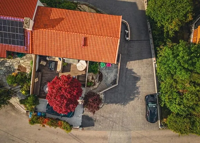 Lille Luxury Moderne Med Stor Uteplass, Utekjokken Og Pergola * 卑爾根
